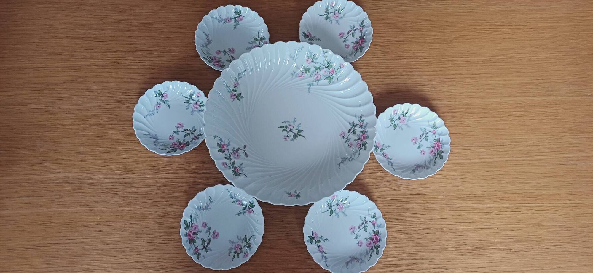 Fruit bowl set and cups