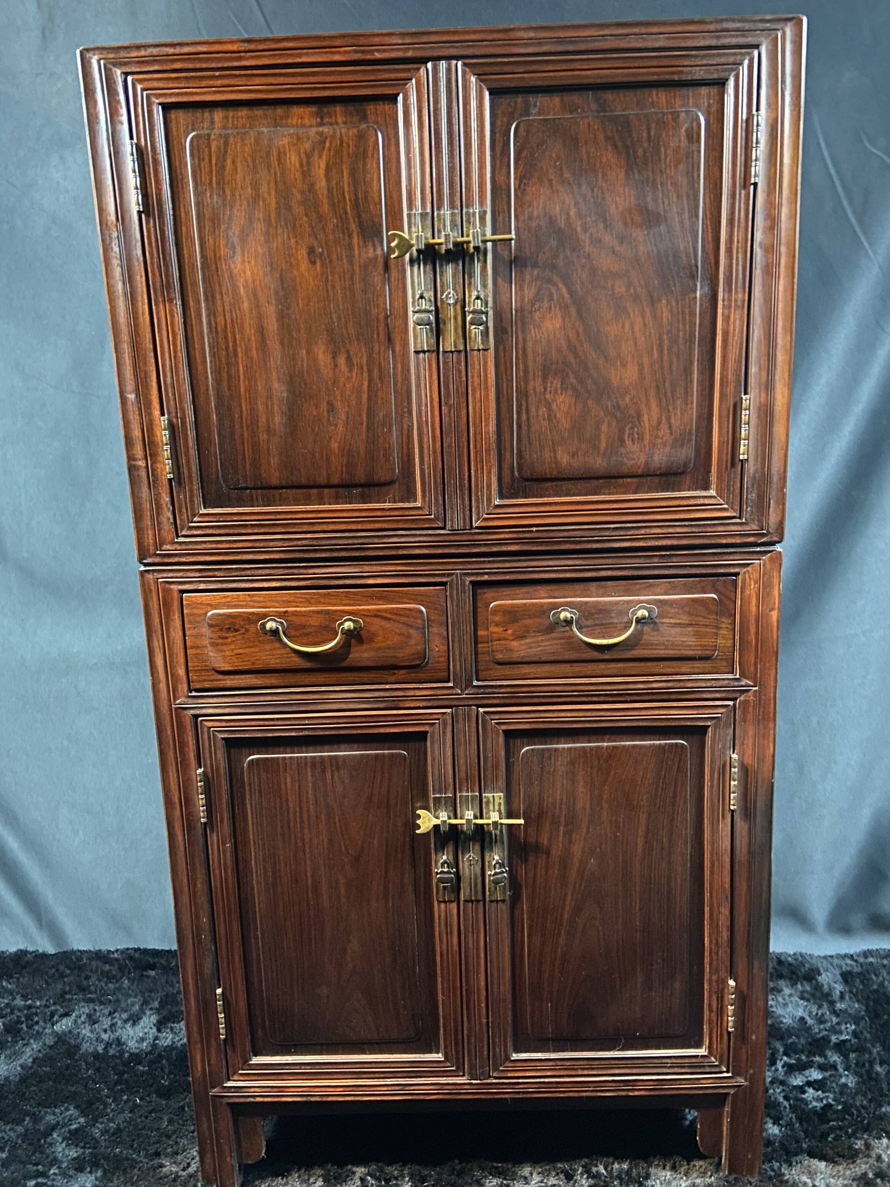 Cabinet de mariage en hongmu massif, Chine 1930