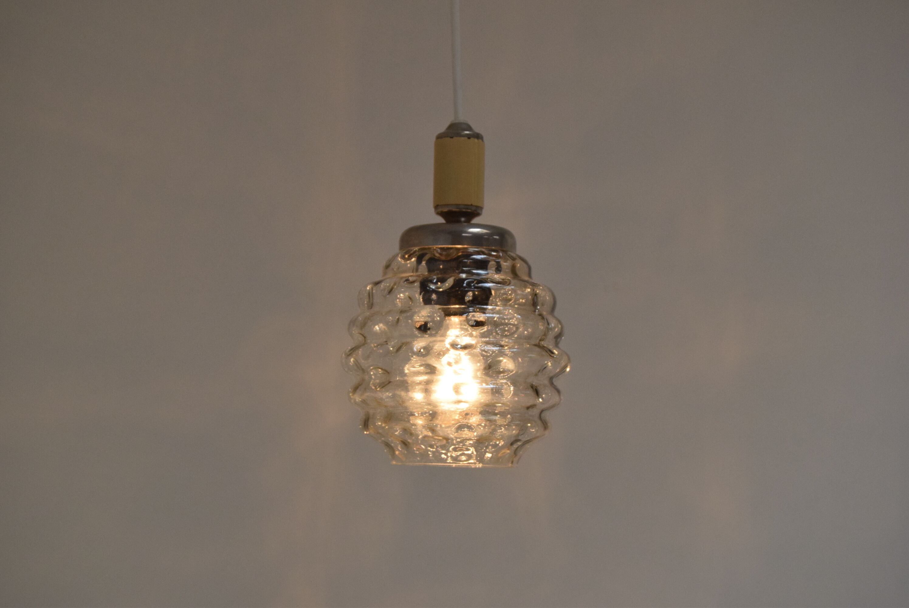 Pendentif en verre du milieu du siècle, années 1960.