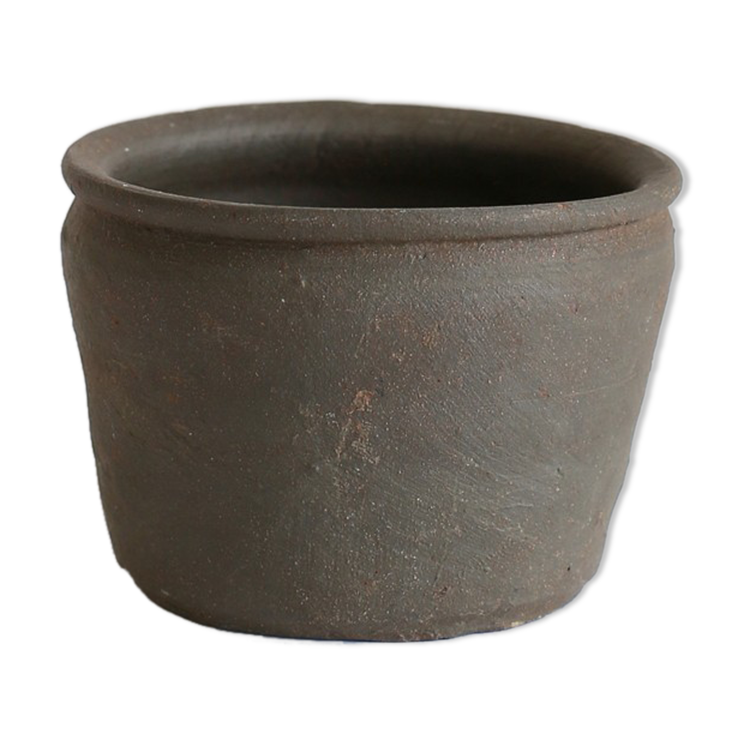 Earthen pot
