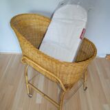 Cradle in rattan & wicker on foot