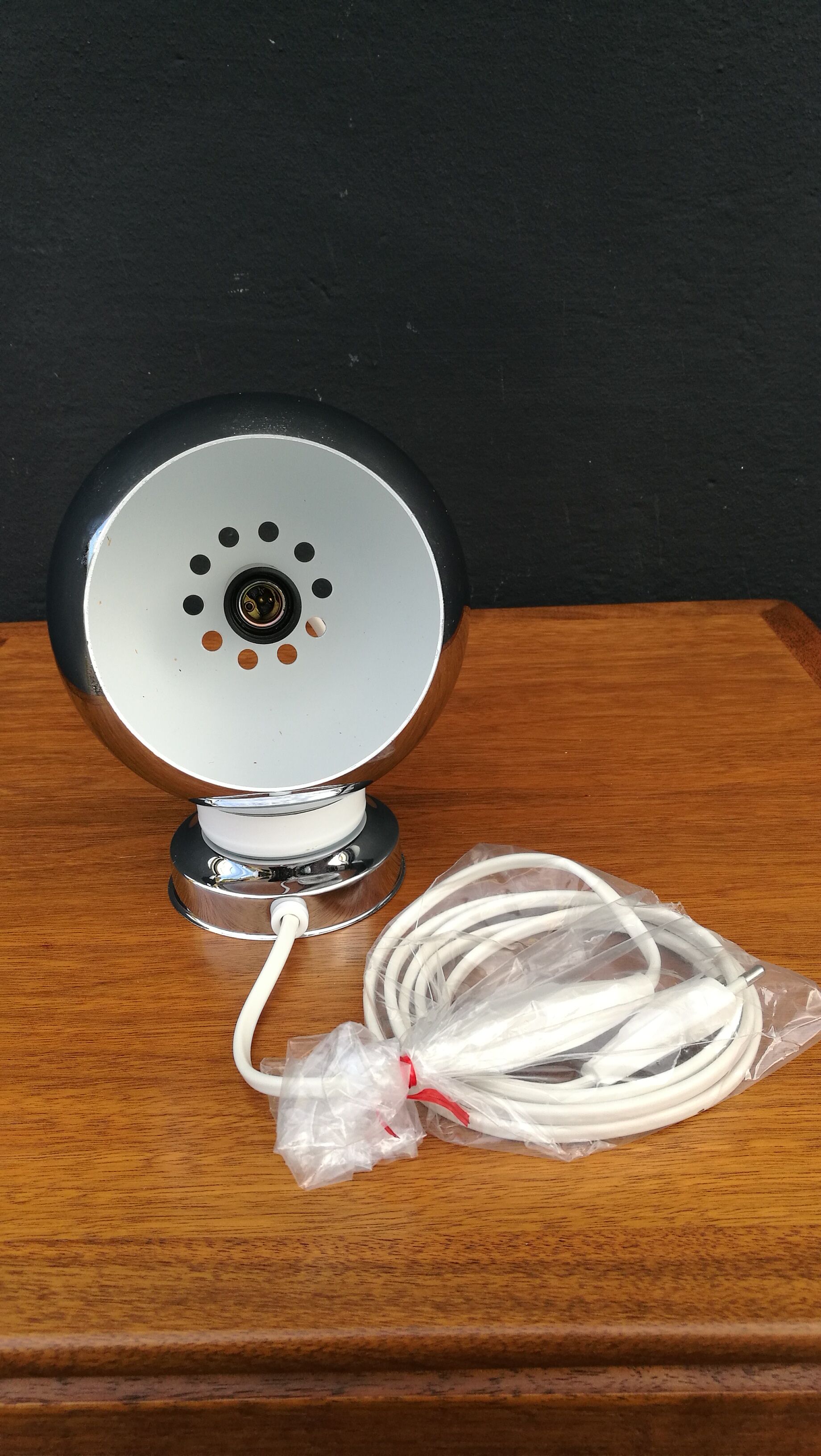 Wall lamp magnetic Swedish ball Magnetlampan