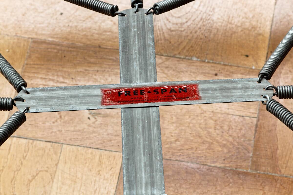 Fauteuil Pierre Guariche FS105, Airborne Edition