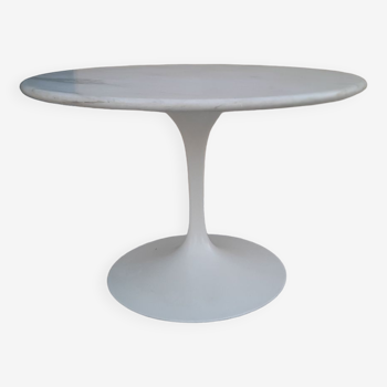 Eero saarinen table for Knoll 1970