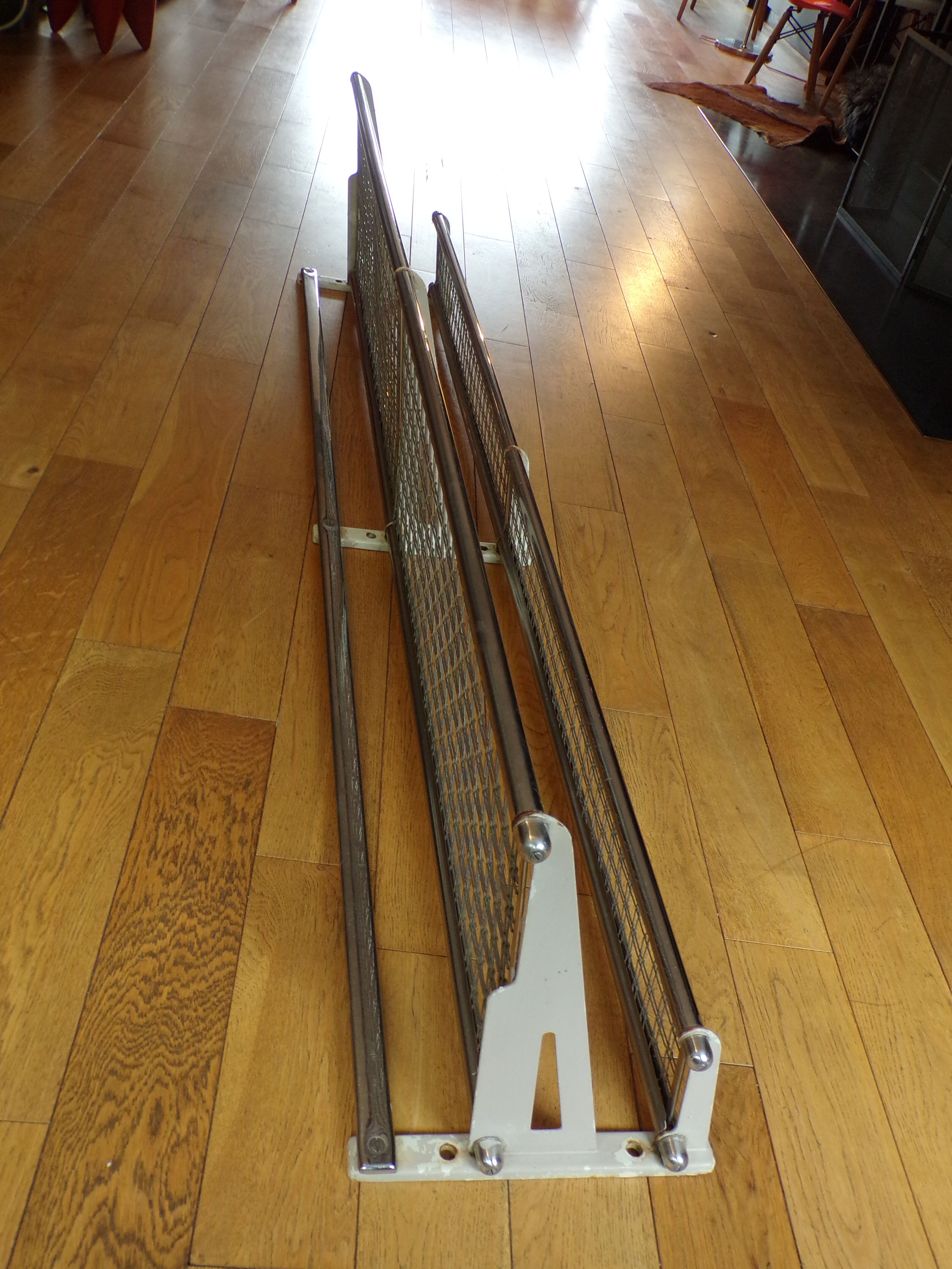 Train luggage carrier