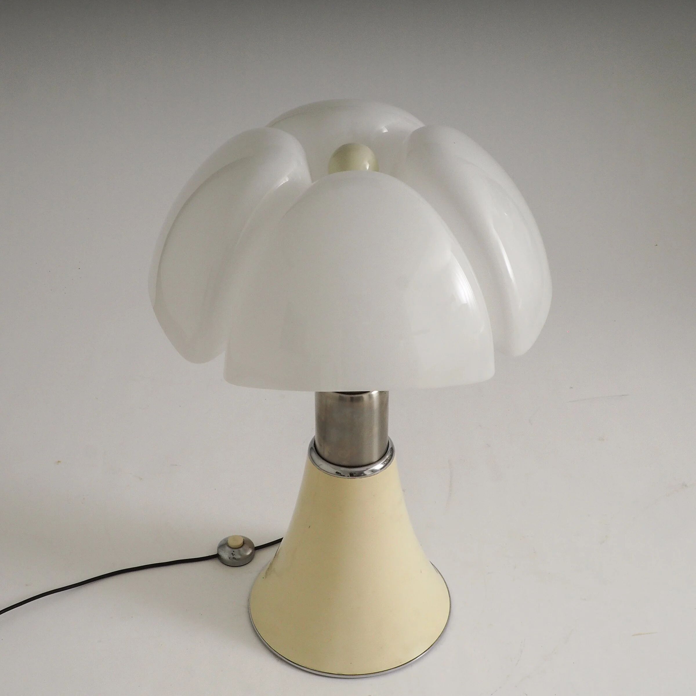 Large vintage Pipistrello table lamp by Gae Aulenti for Martinelli Luce