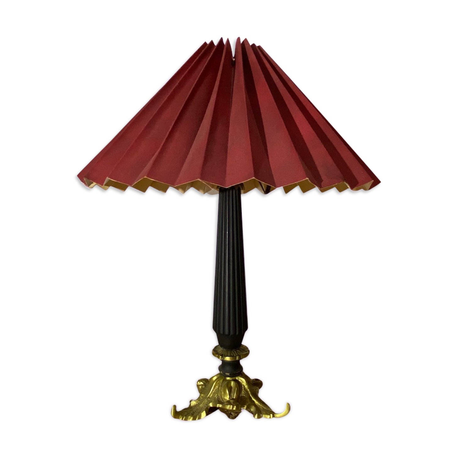 Vintage brass leaves lamp with black base and red shade | mid century brass design lamp | gold color