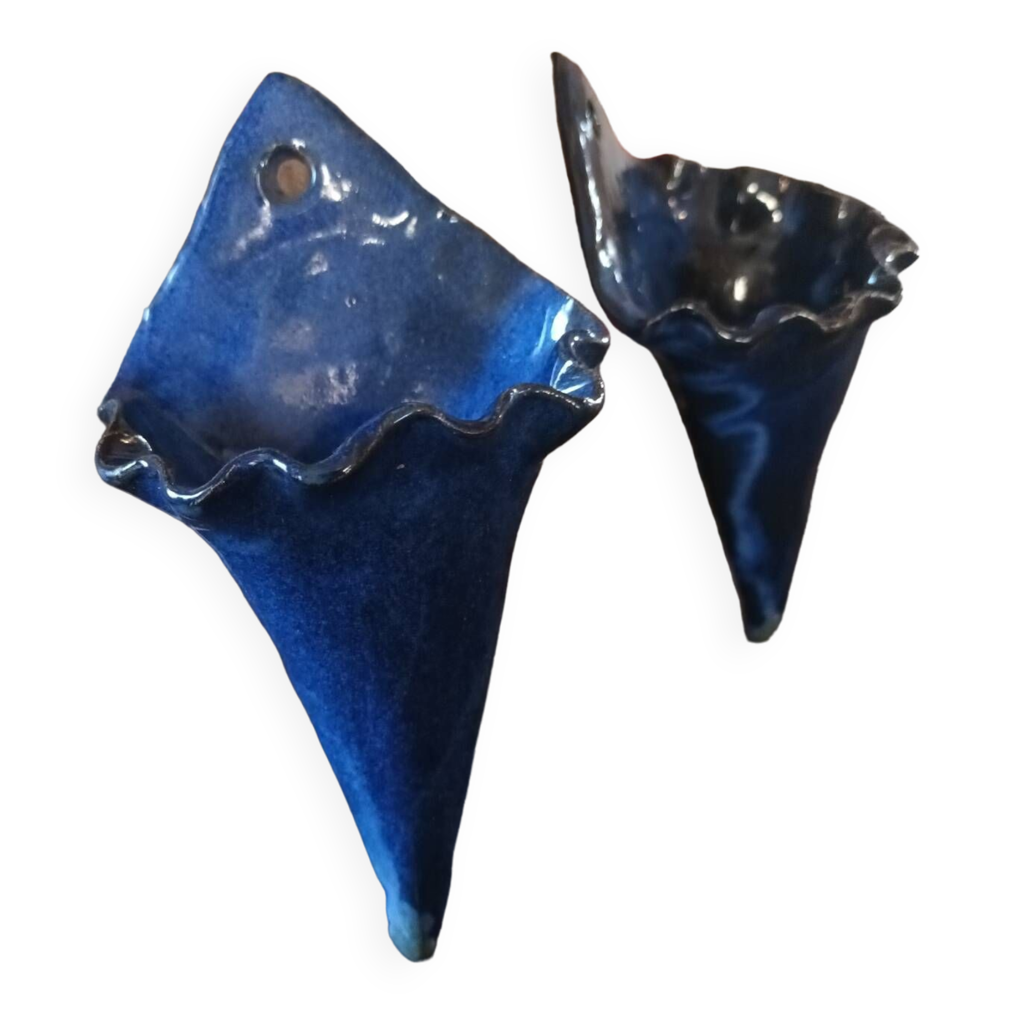Bouquetiere pair blue cone