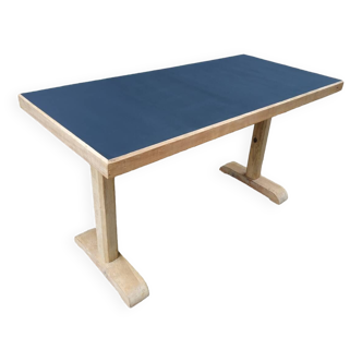 Bistro table