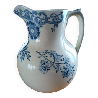 Water jug. Creil and Montereau