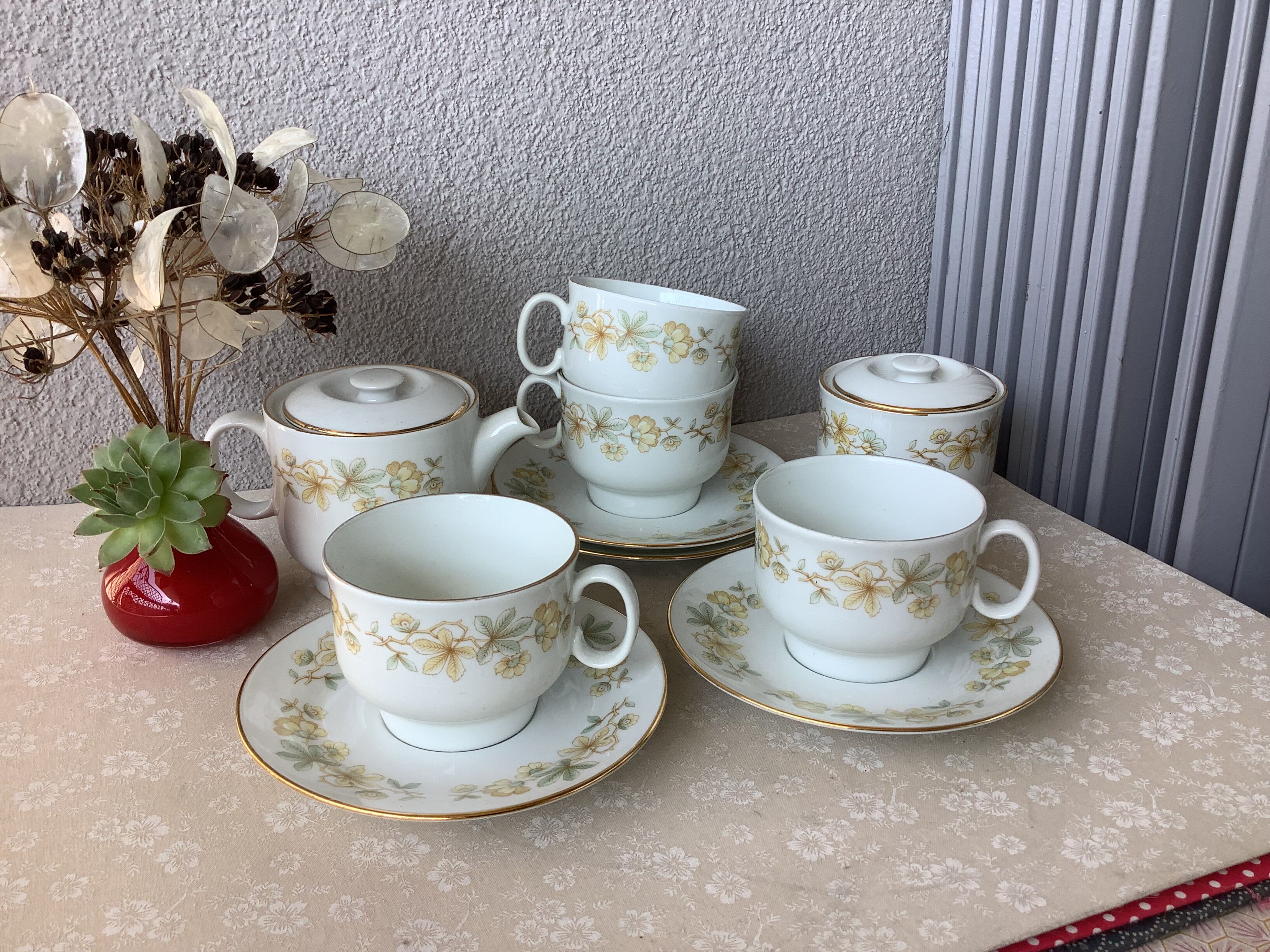 Richard Ginori Italy fine porcelain tea cups