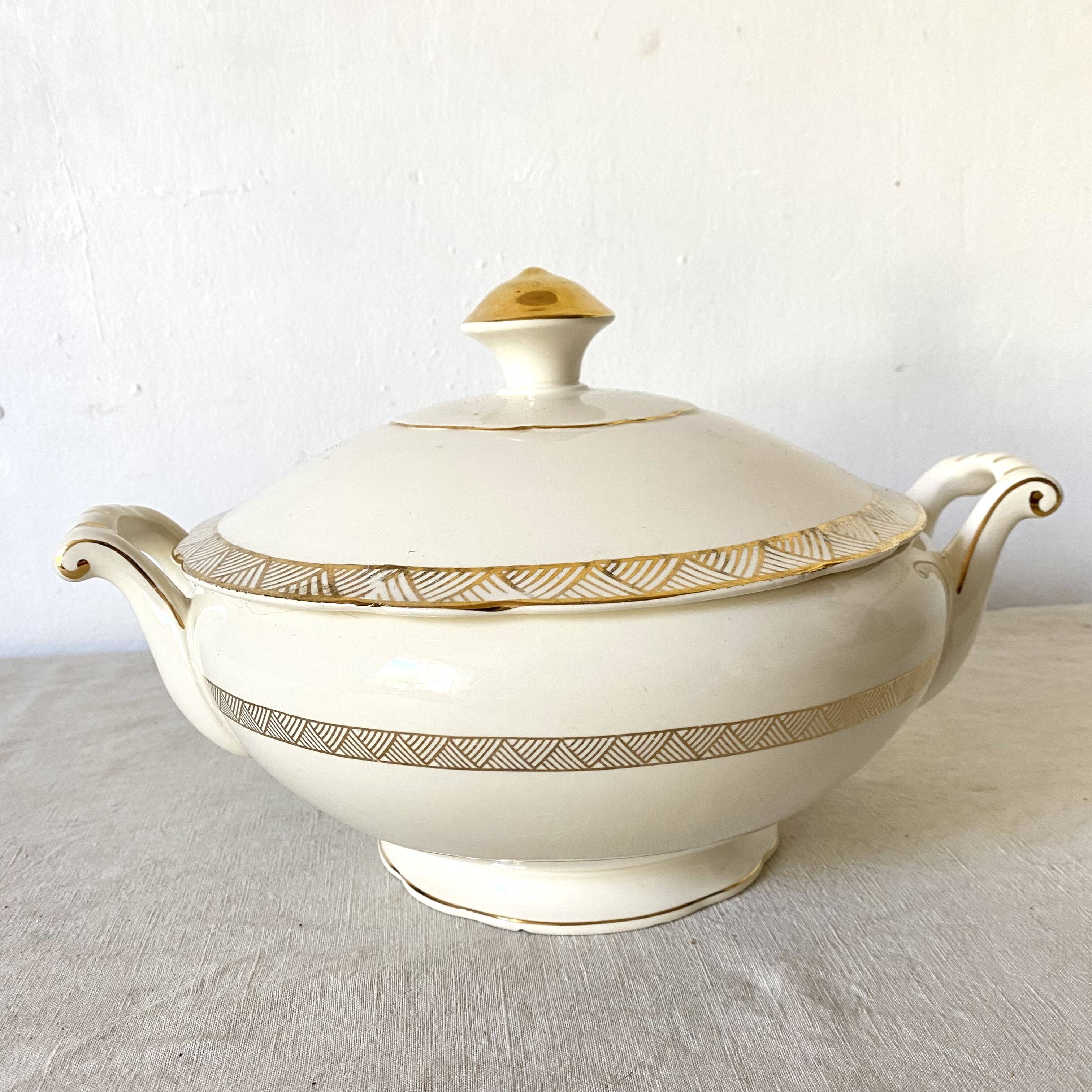 Villeroy and Boch 8-piece serving dish