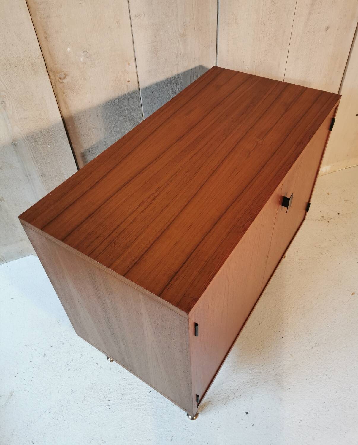 2-door sideboard
