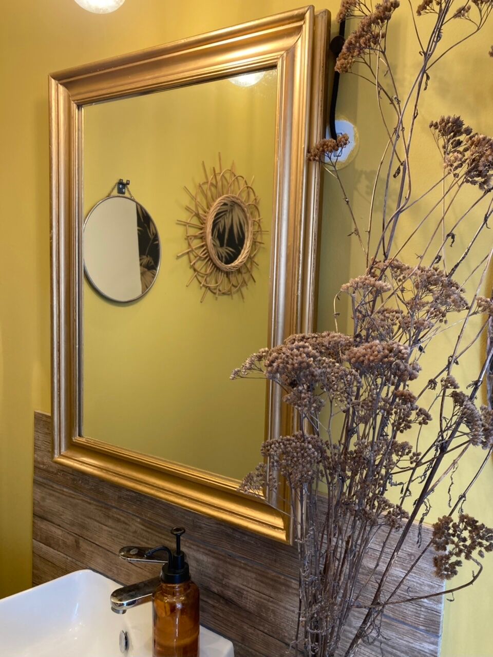 Classic mirror golden frame