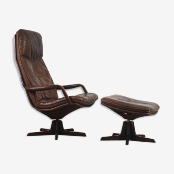 Danish patinated leather adjustable easy chair and ottoman by Berg Furniture, 1970s