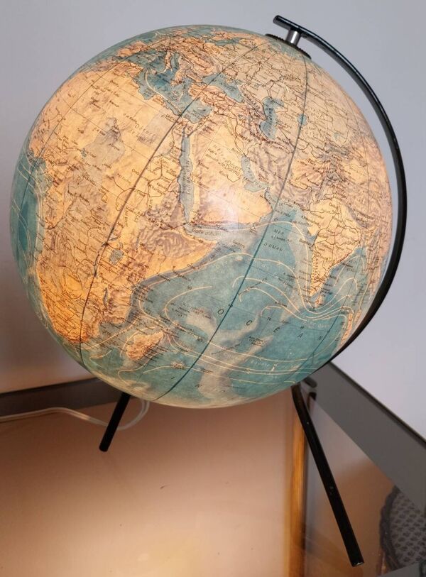 Globe terrestre en verre Taride 1974