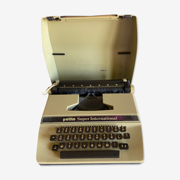 Typewriter small international