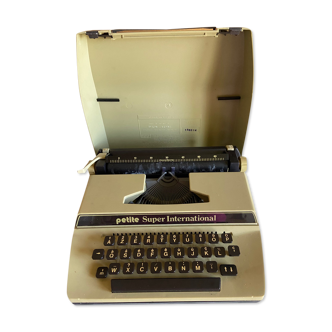 Typewriter small international