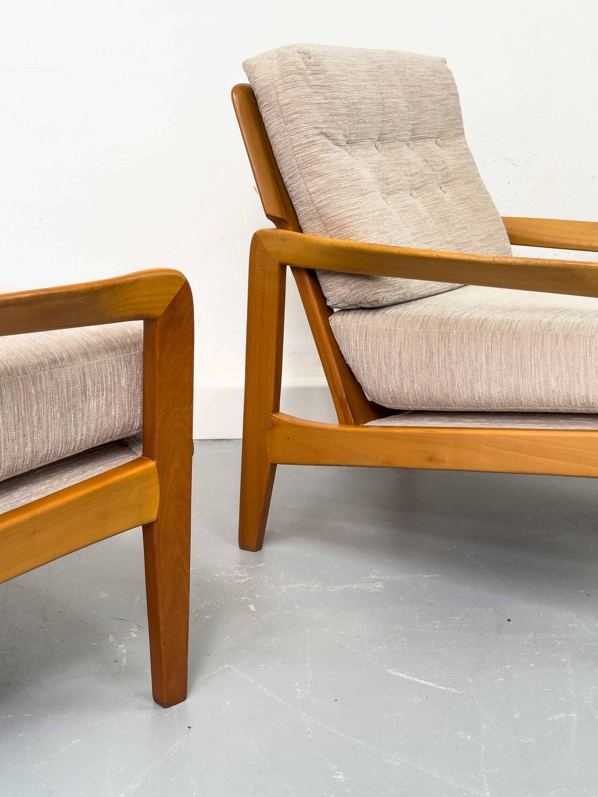 Paire de fauteuils, 1960s