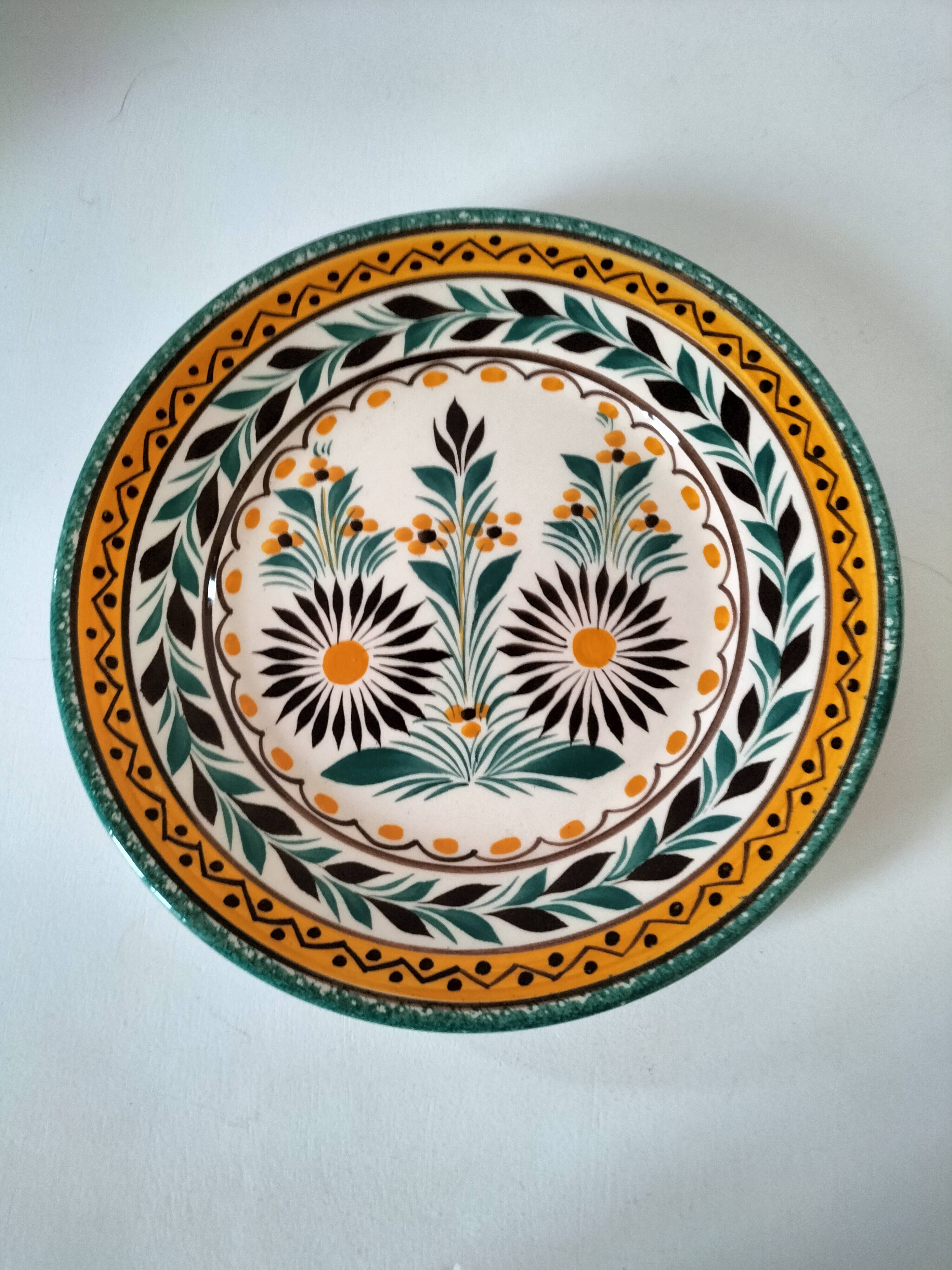 HB Quimper plate, Camaïeu model, green and saffron floral decoration