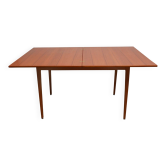 1960s extendible dining table in teakwood