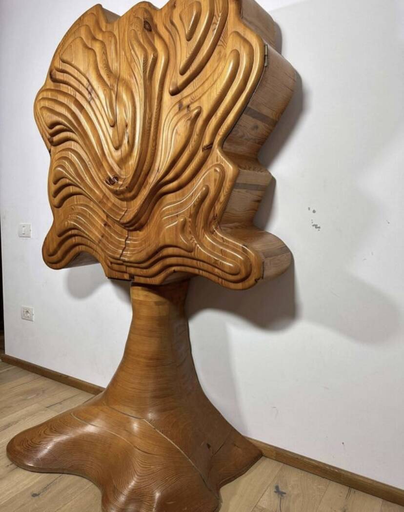 Tree-shaped wardrobe