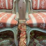 Paire de fauteuils cabriolets style Louis XV