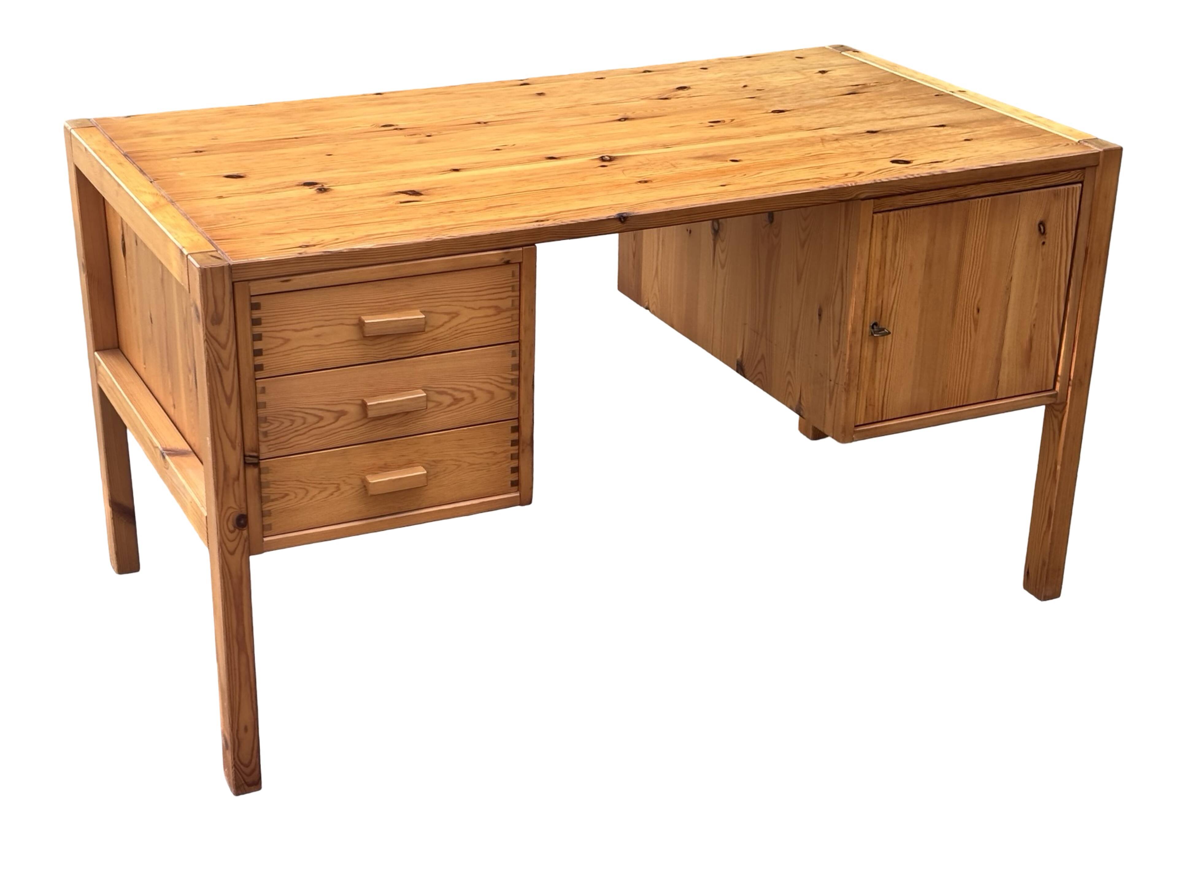 Vintage Pinewood Desk, Freestanding, 1970s Pine, Design, Ate van Apeldoorn