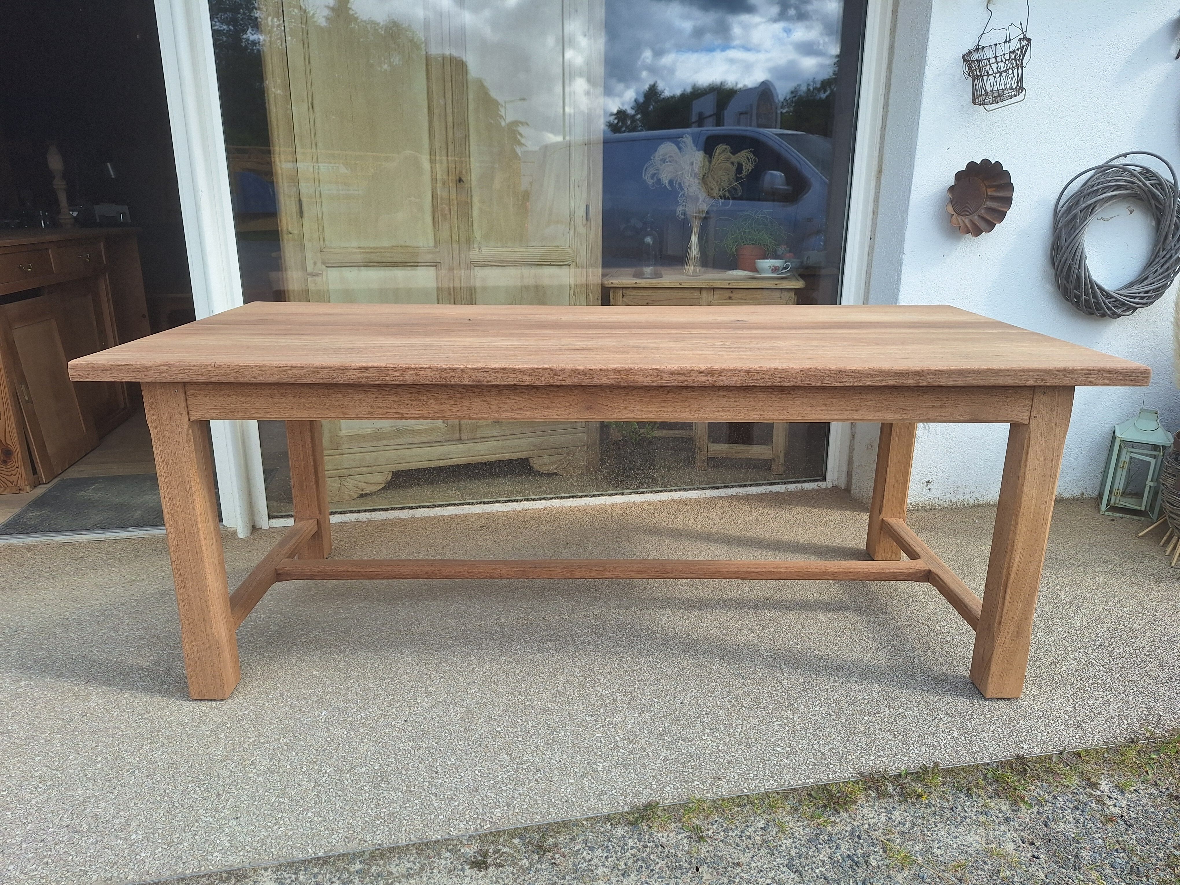 Farm table