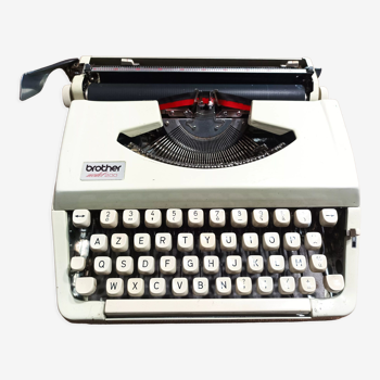 Portable typewriter Brother Deluxe 200 1960s