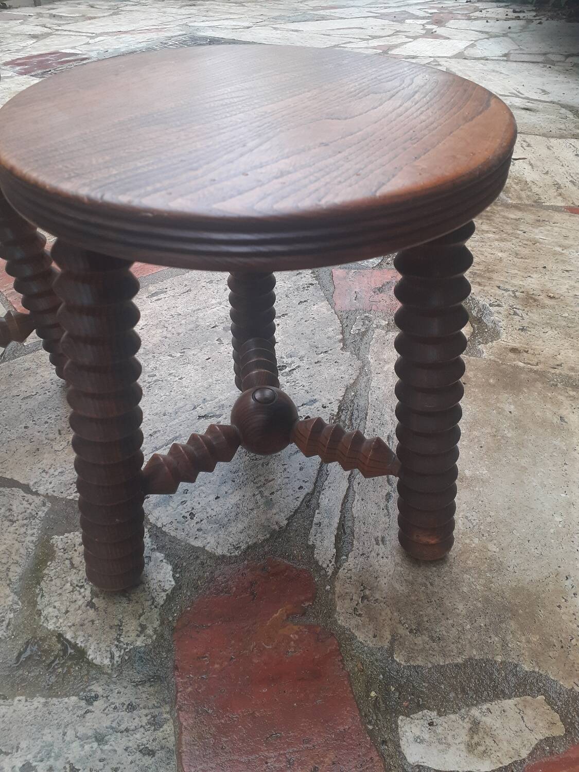 Low table with 2 small stools