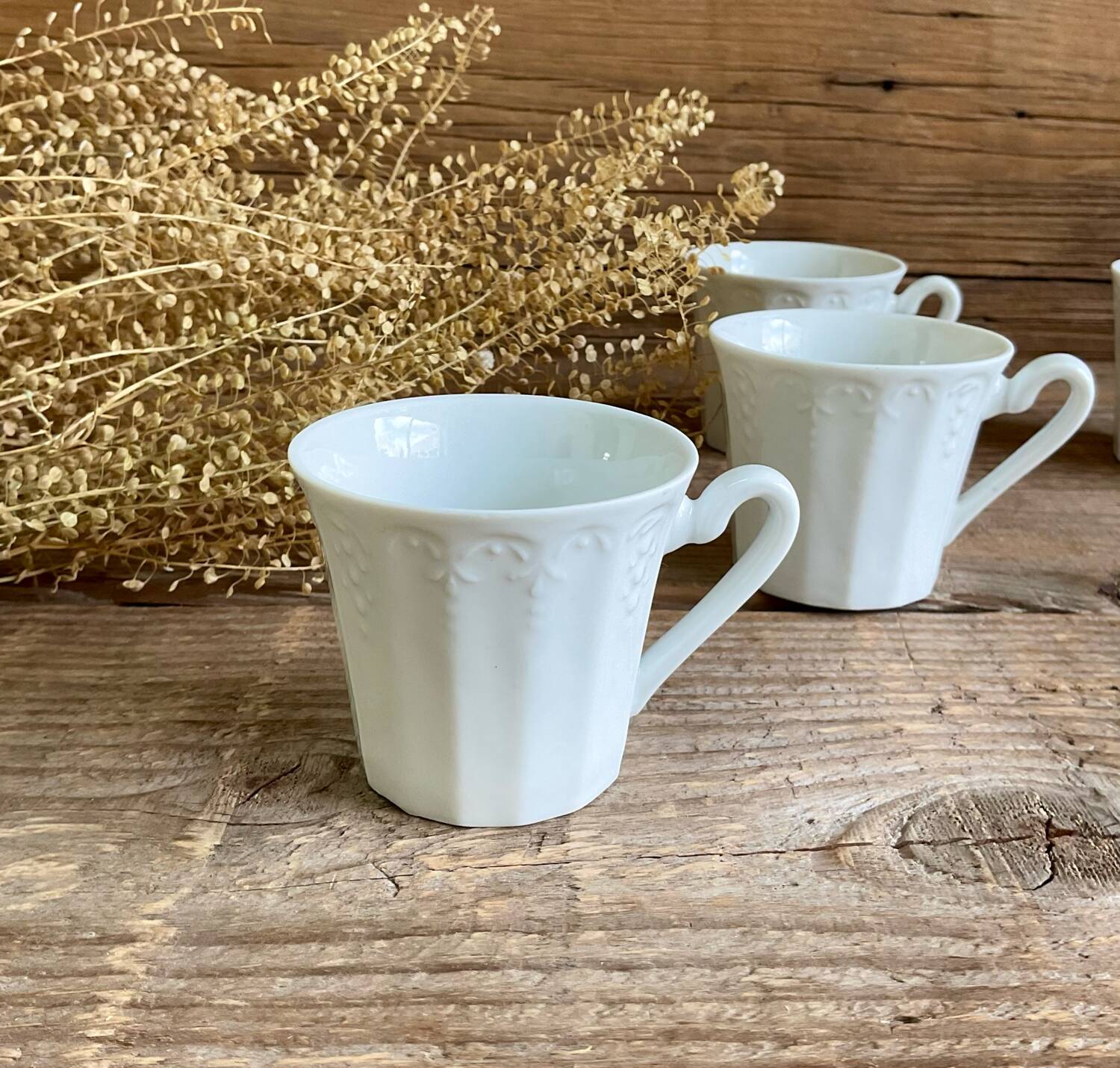 4 tasses vintage porcelaine blanche
