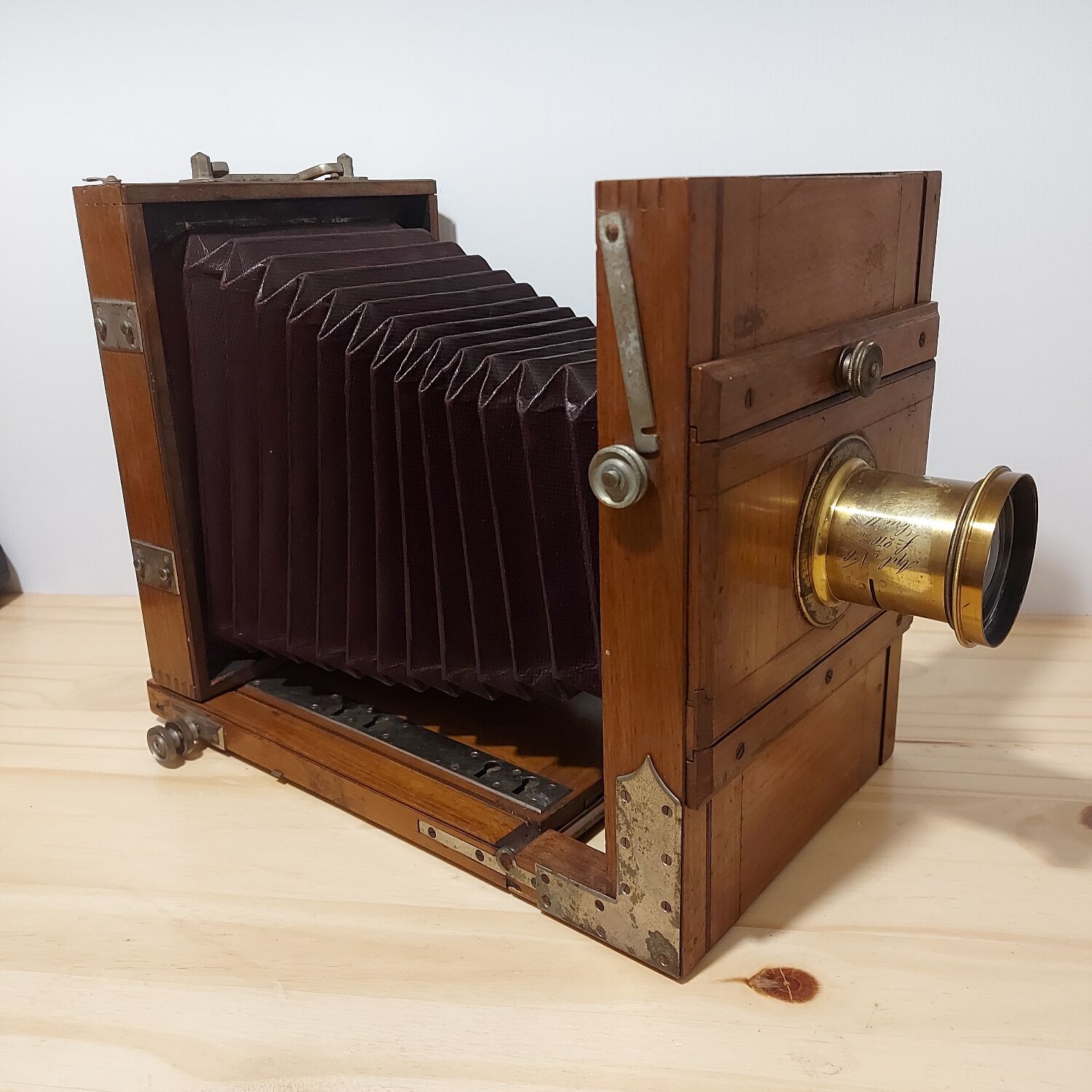 Chambre photographique bois et laiton