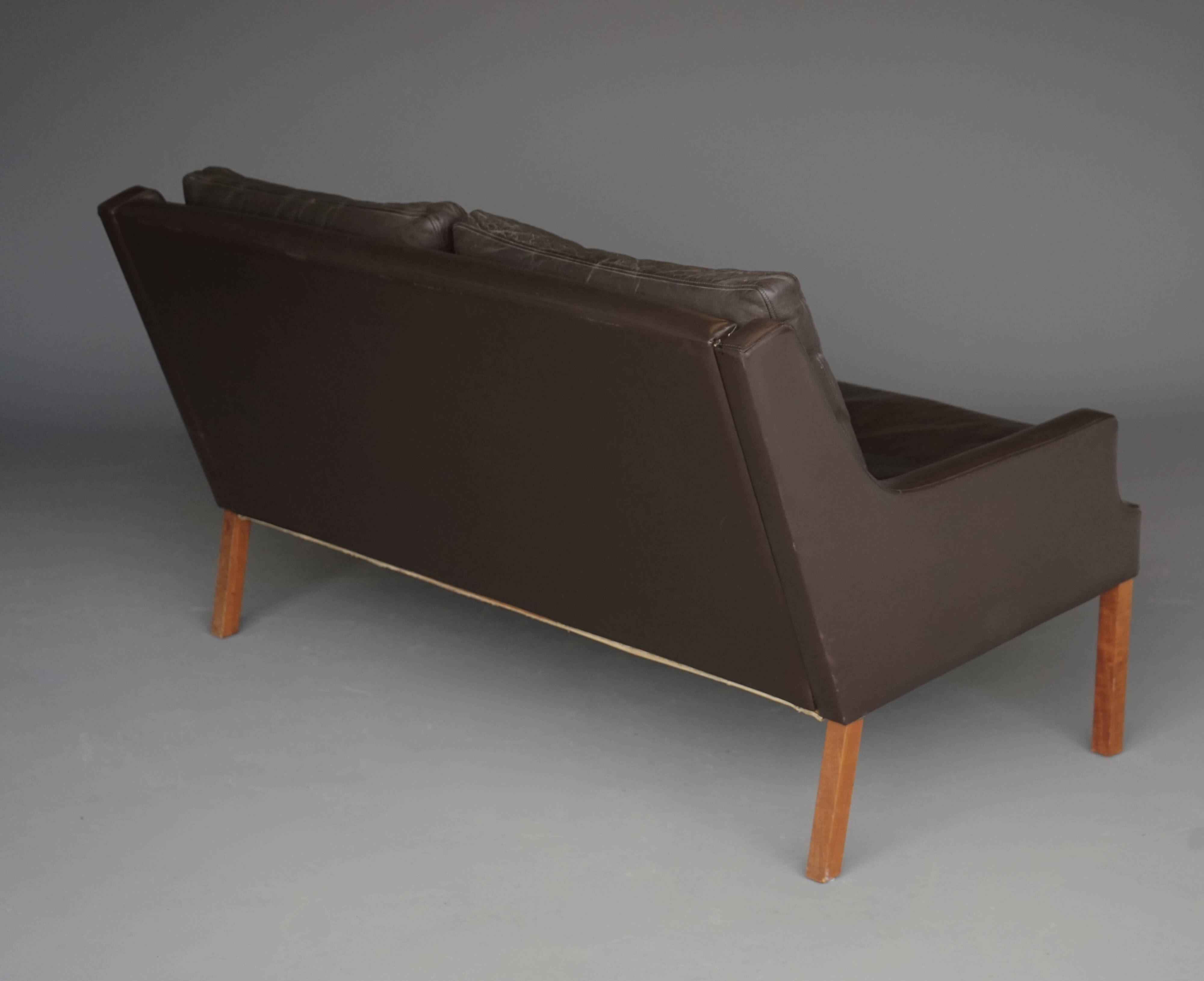 Canapé en cuir deux places danois par Georg Thams, Danemark, années 1960.