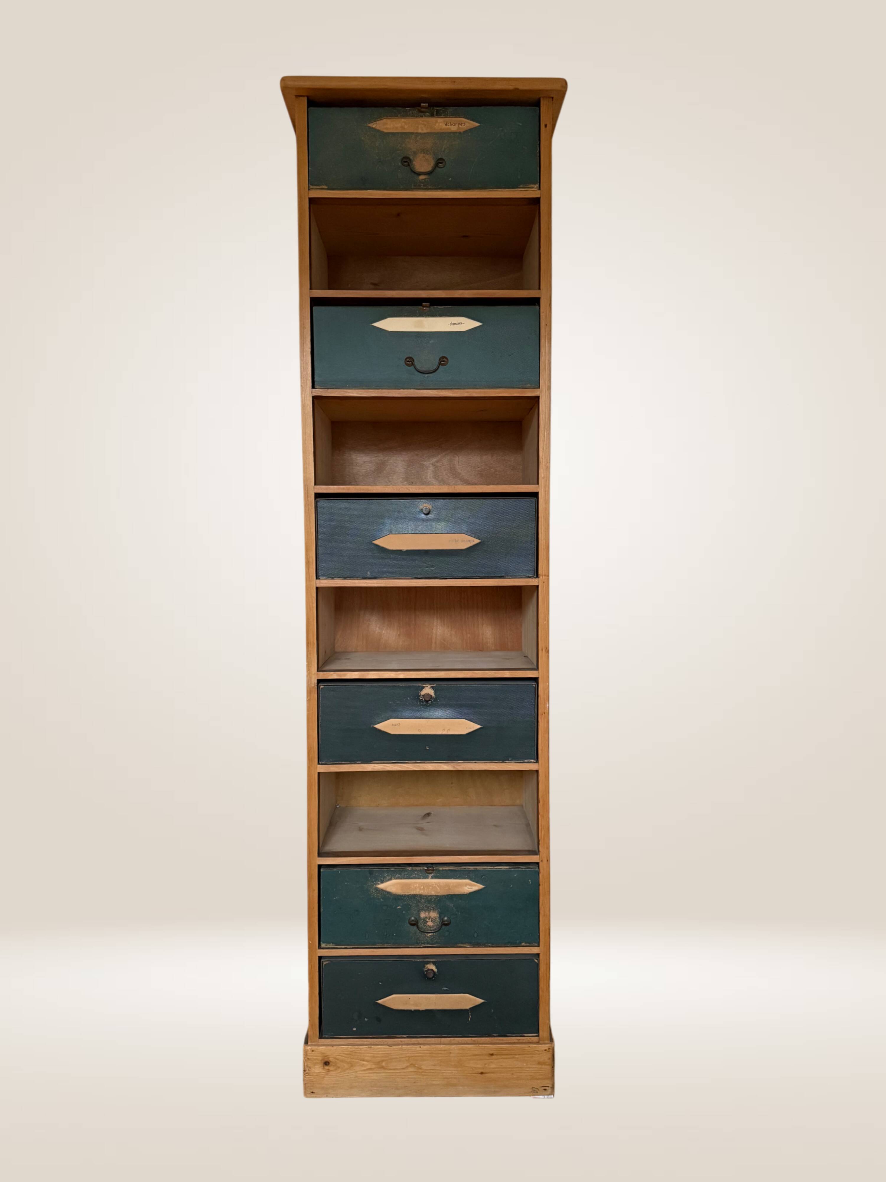 Notary desk with blue flaps, also known as a card index.