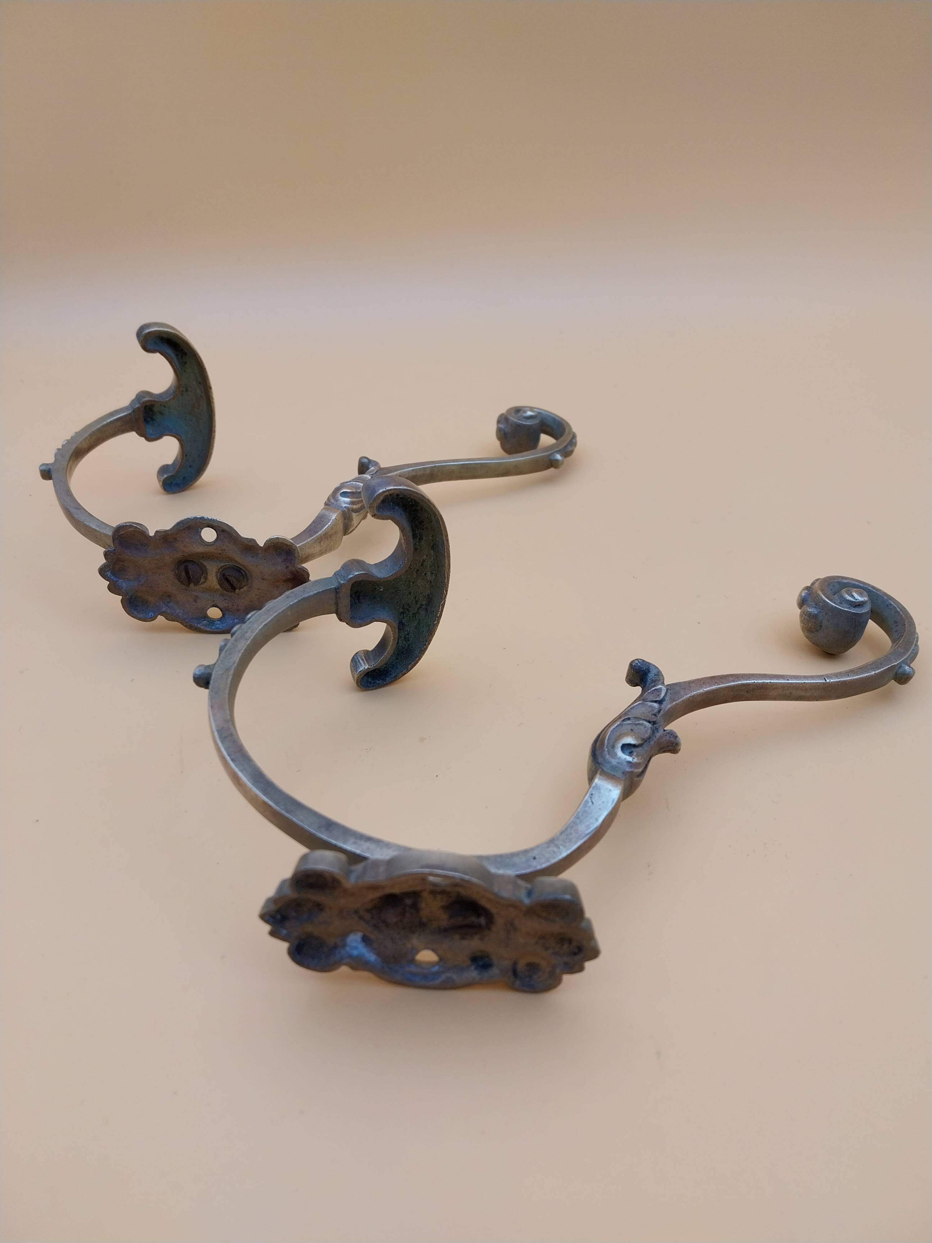 2 patères en bronze massif