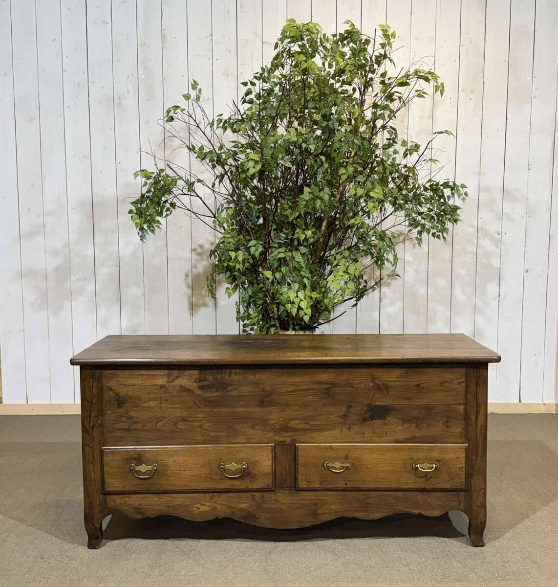 Louis XV 19th-century chest in chestnut with 2 drawers.