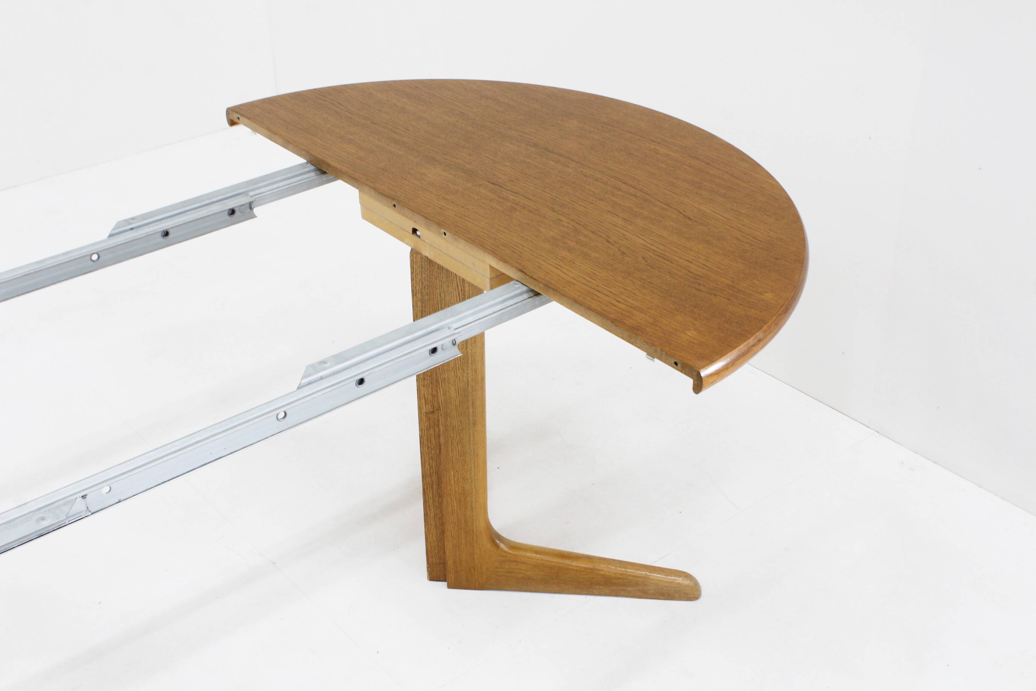 Vintage Danish round extendable dining table, 1960s