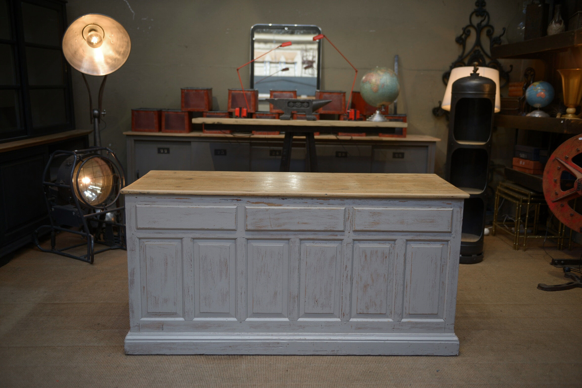 Countertop in gray patinated fir 1960