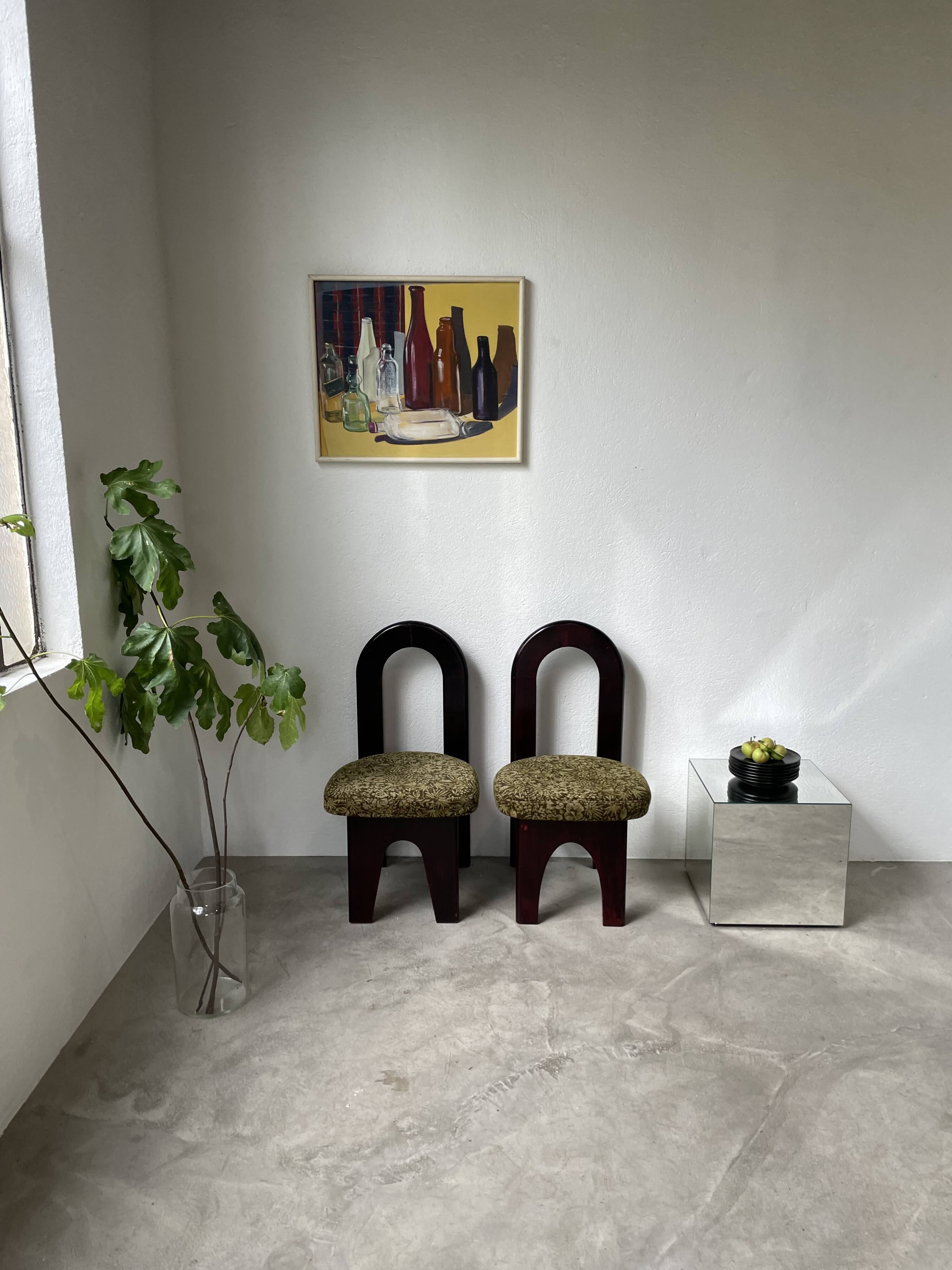 7 black ceramic plates