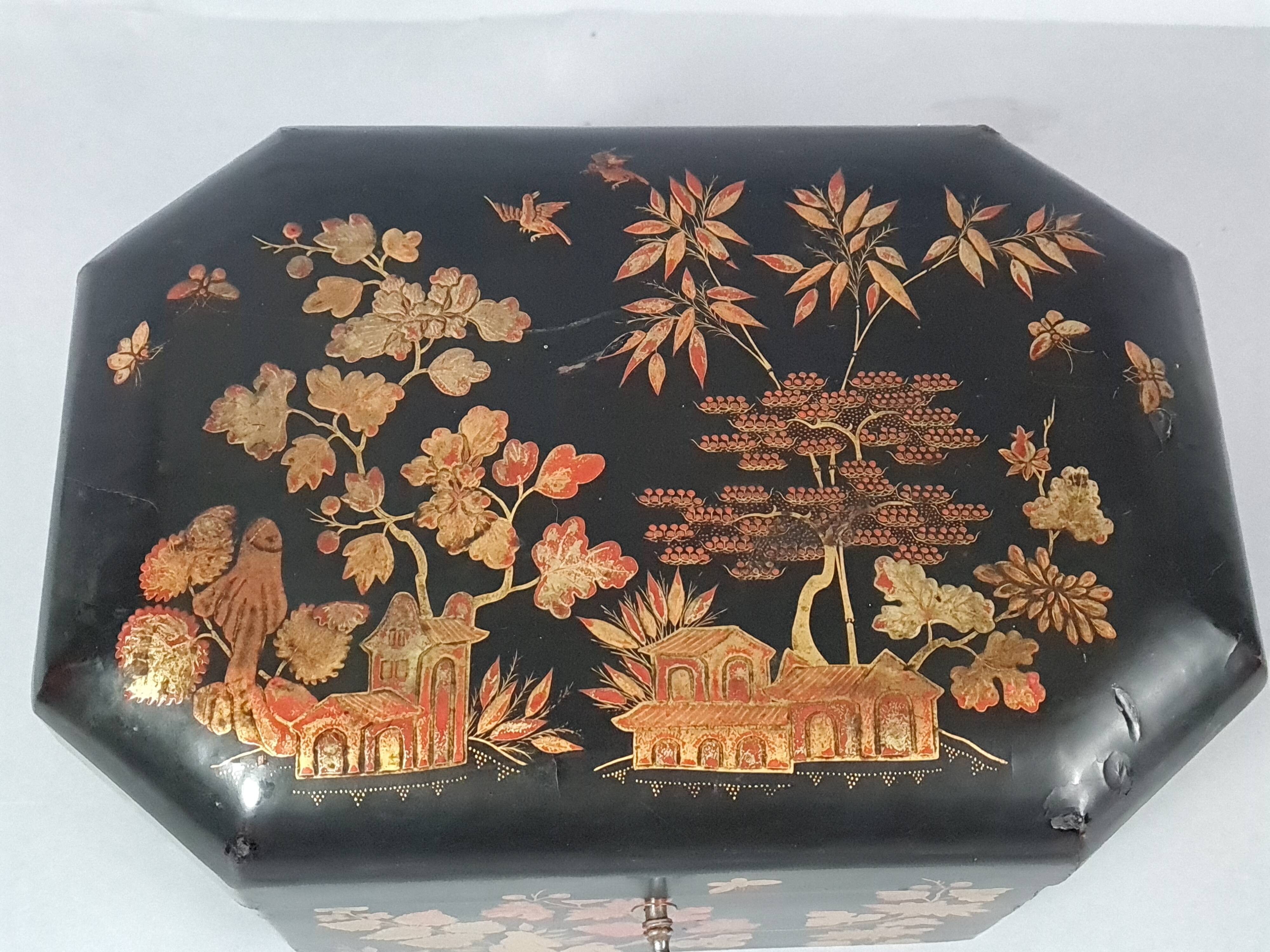 Ancient Japanese large lacquered wooden tea box with 2 tin compartments C99