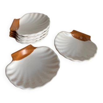 6 shell-shaped bowls