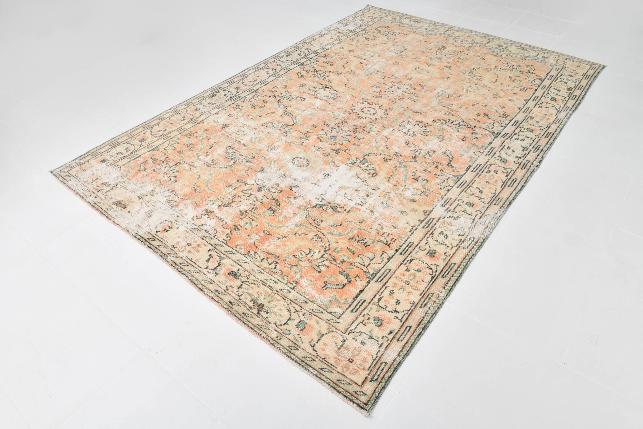 7x10 Pale Red & Cream Oversize Vintage Rug, 207x304Cm