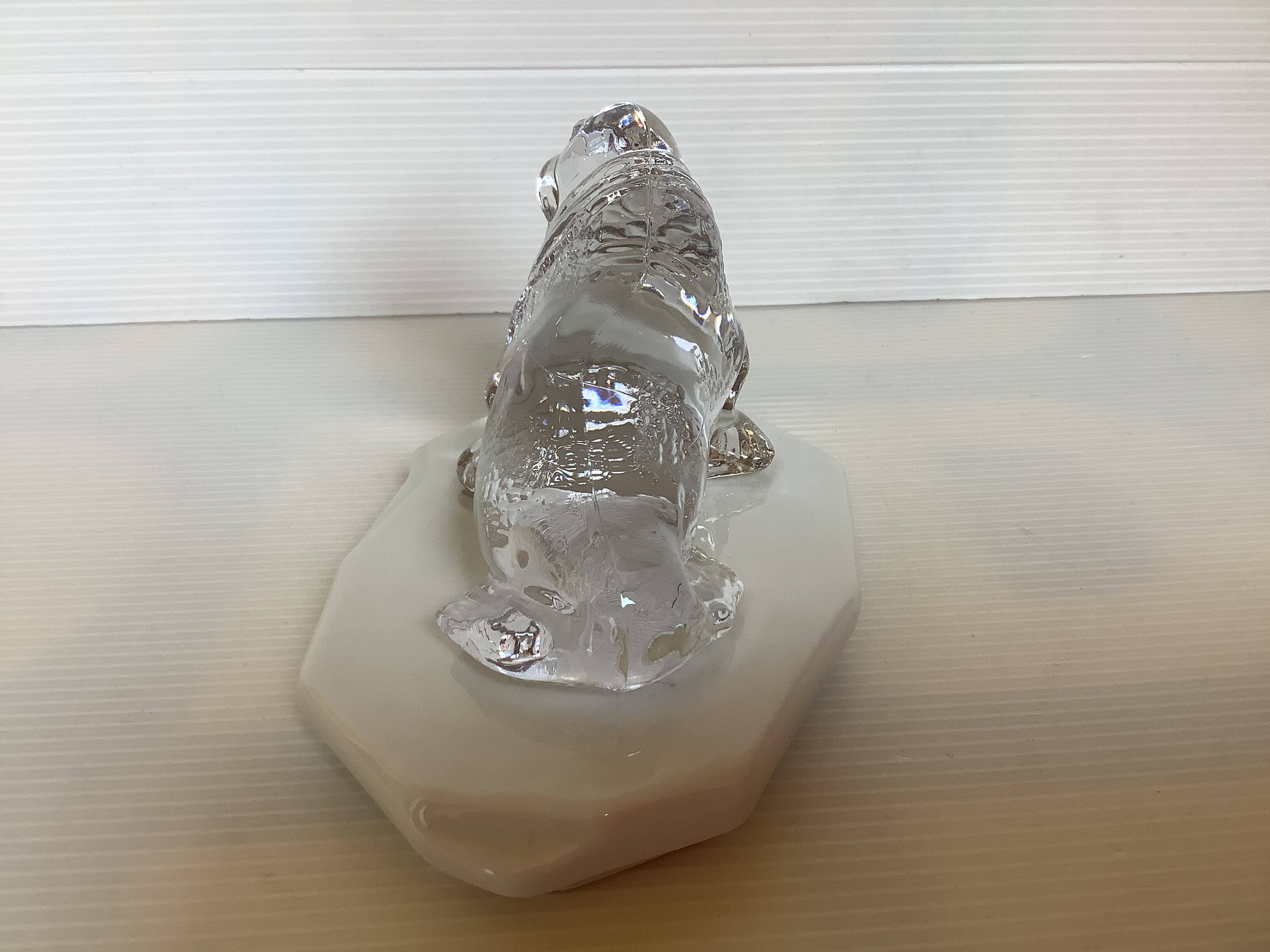 Zoomorphic molded glass paperweight