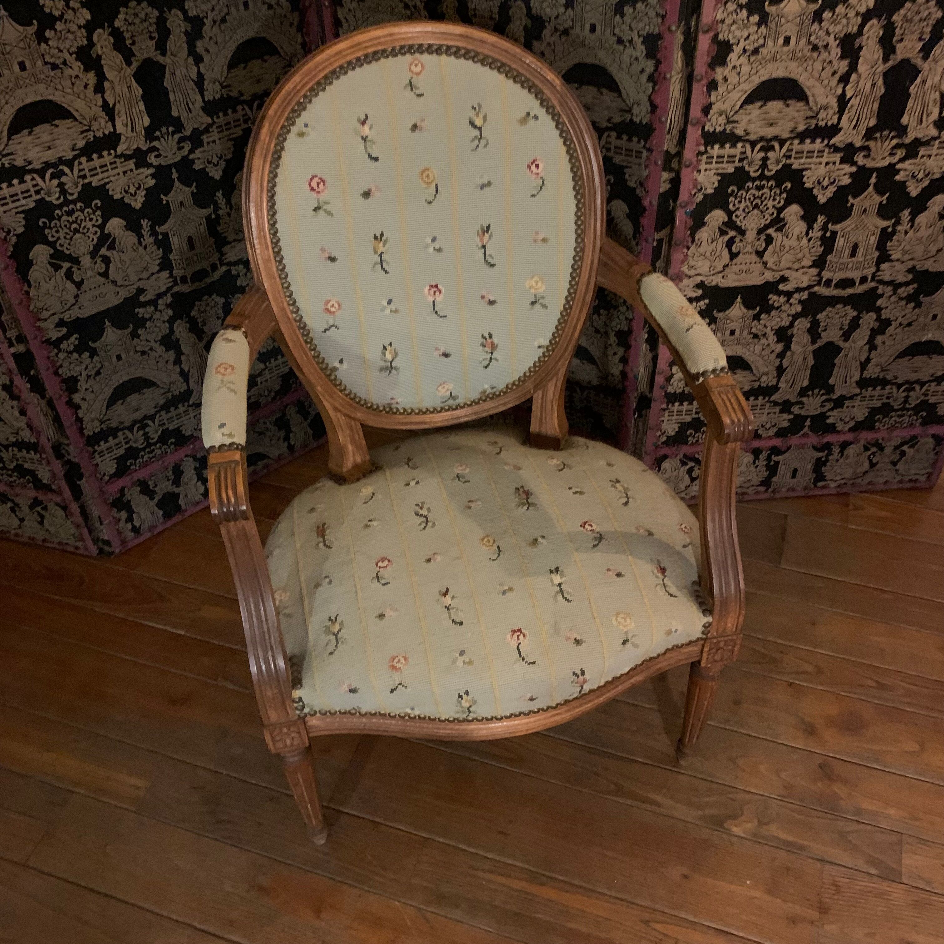 Louis xvi convertible