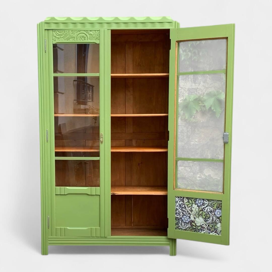 Armoire parisienne vitrée art déco 1930 kaki