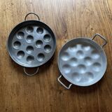 Set of 2 metal snail dishes