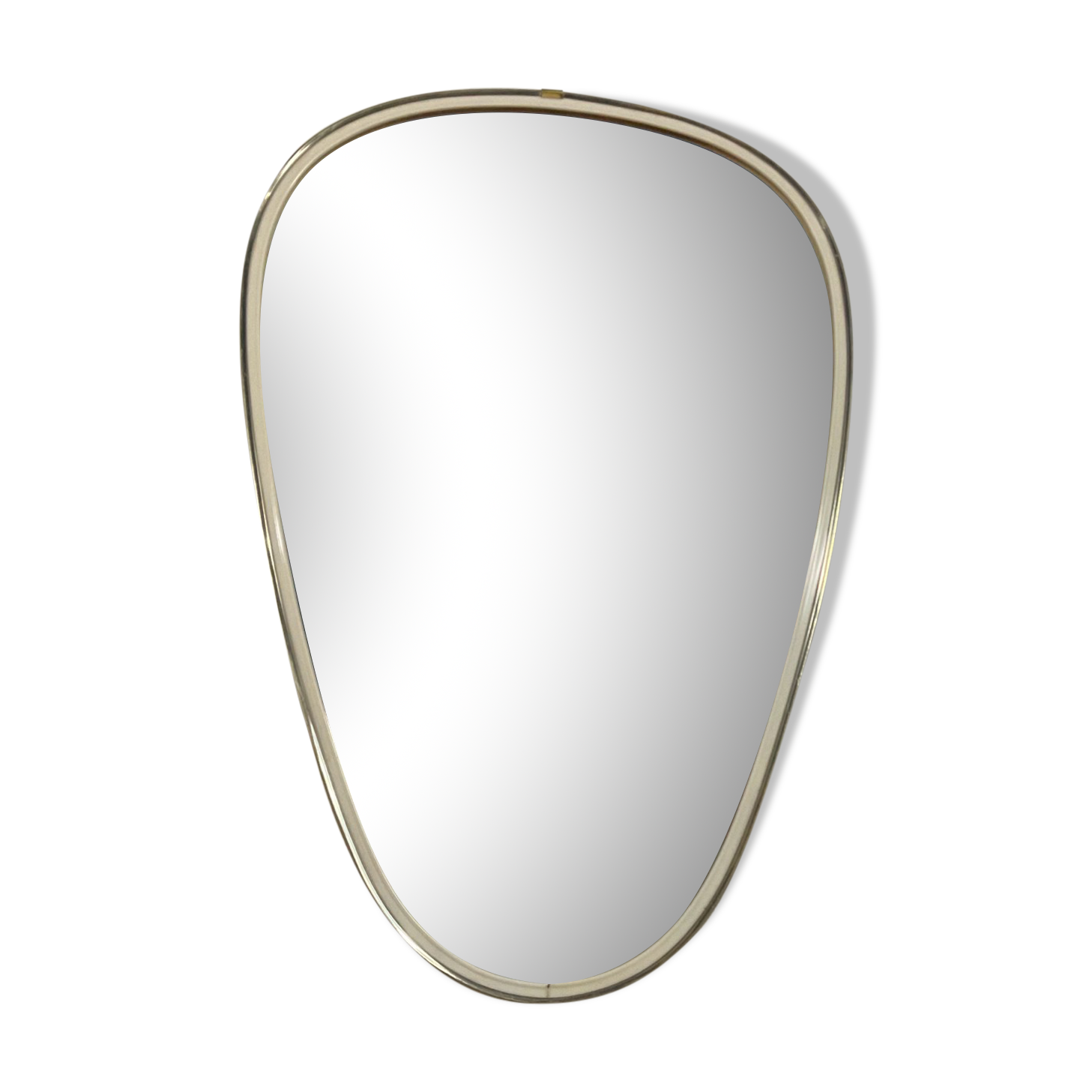 Asymmetrical free-form mirror from the 60s-70s