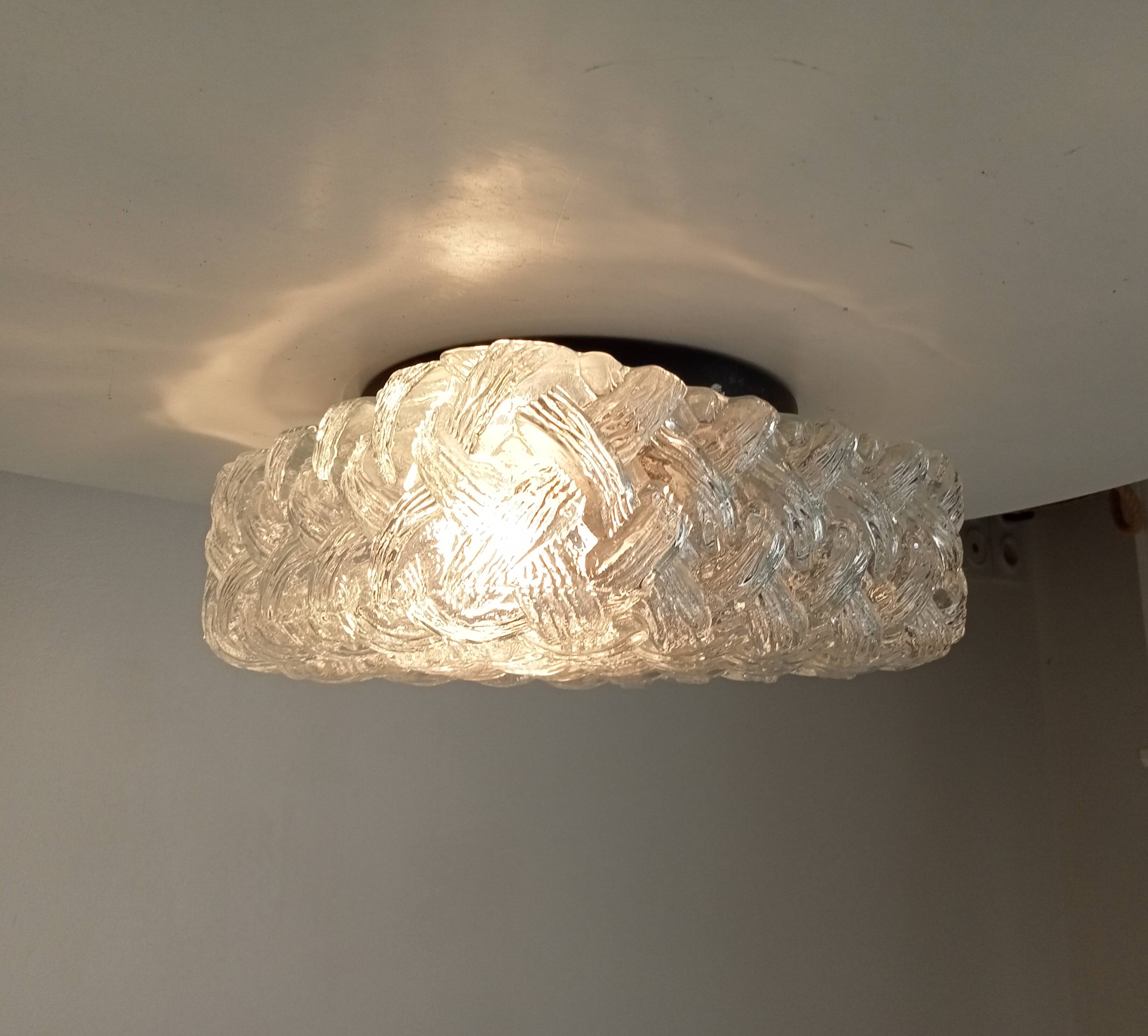 Scandinavian ceiling/wall light in structured glass from the 70s
