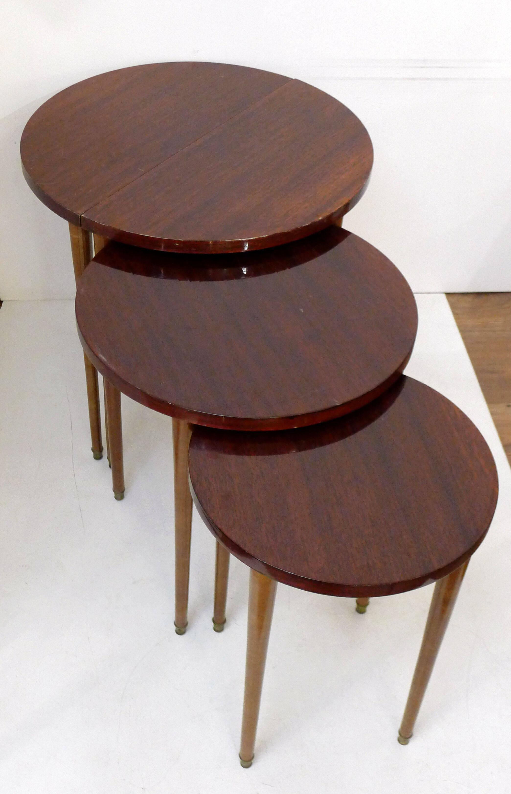 Set de 4 tables gigognes en bois